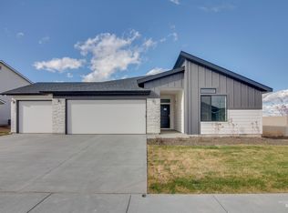 486 W Screech Owl Dr, Kuna, ID 83634