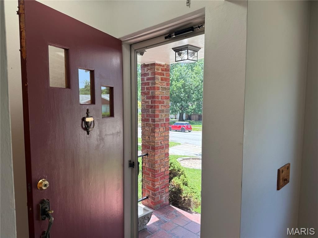 310 Lindenwood Blvd, Alton, IL - View 3