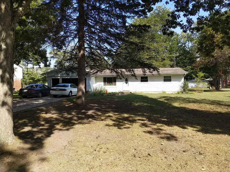 2136 Armond Rd photo 1