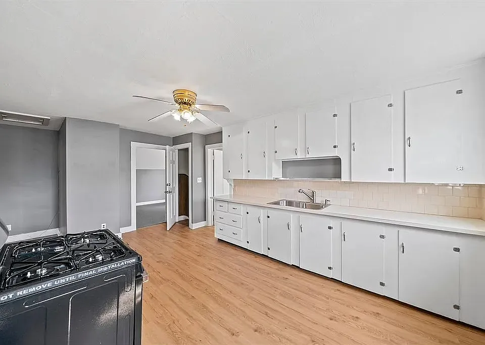 84 Tremont St #3