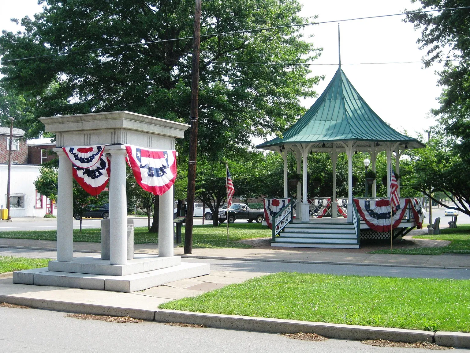 Boyd St, Millersburg — Photo 1