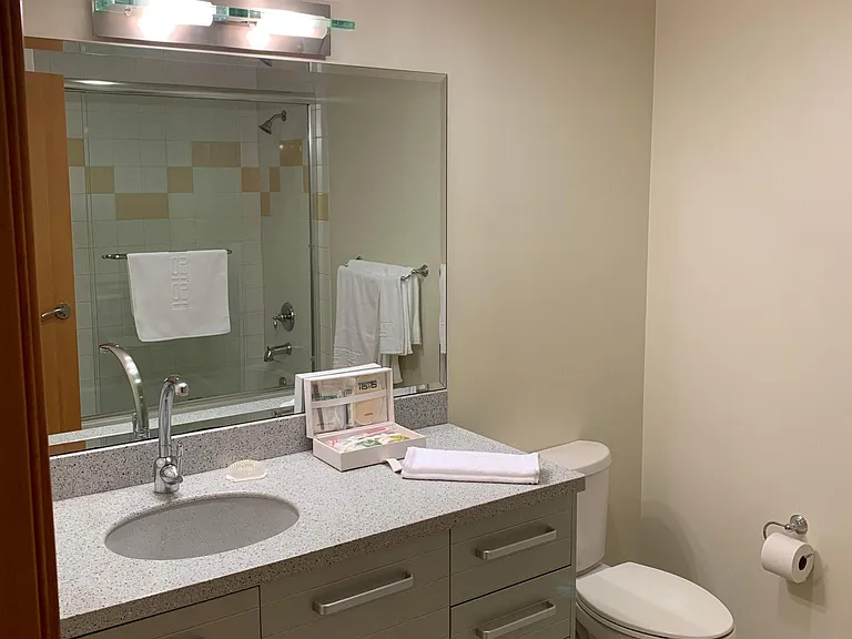 Suite #9 - 2 bed/1 bath - 979 sq ft.