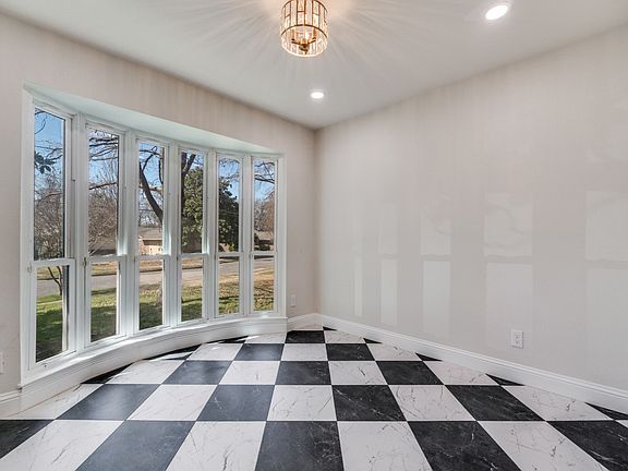 4th image of 9008 Flicker Ln