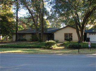 215 Kelly Rd, Magnolia, TX 77354