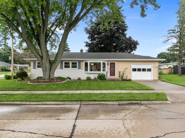 401 W 15th St, Kaukauna, WI 54130