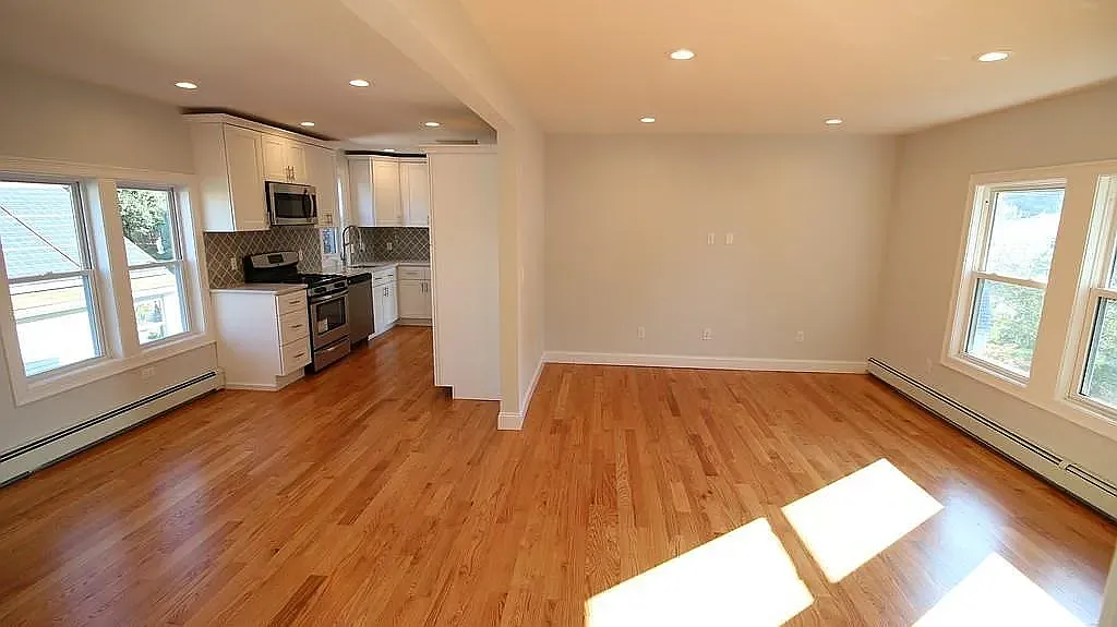 3 bed, 1100 sqft, $3,500 — Photo 4