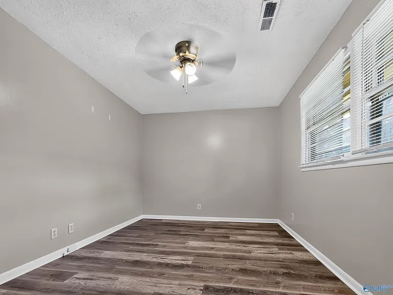 2303 Lynn Rd NW — Photo 12