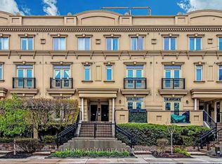 60 Carr St #TOWNHOUSE 3, Toronto, ON M5T 1B7