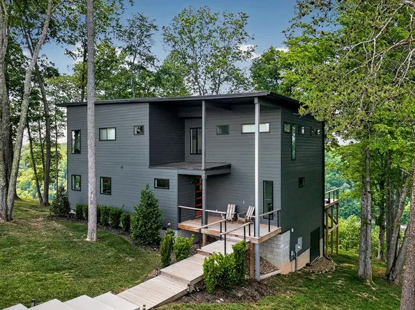 1171 W Hutchins Bend Rd, Sparta, TN 38583