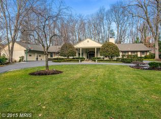 9 Savannah Ct, Bethesda, MD 20817