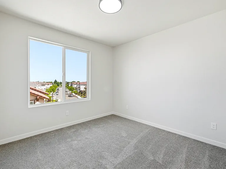 3818 E Commerce Way — Photo 35