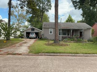 907 Boston St, Deer Park, TX 77536