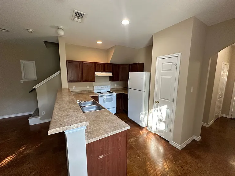 7826 Kingsbury Way — Photo 36