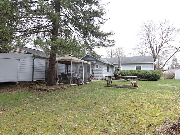 3rd image of 726 Shumway Ave