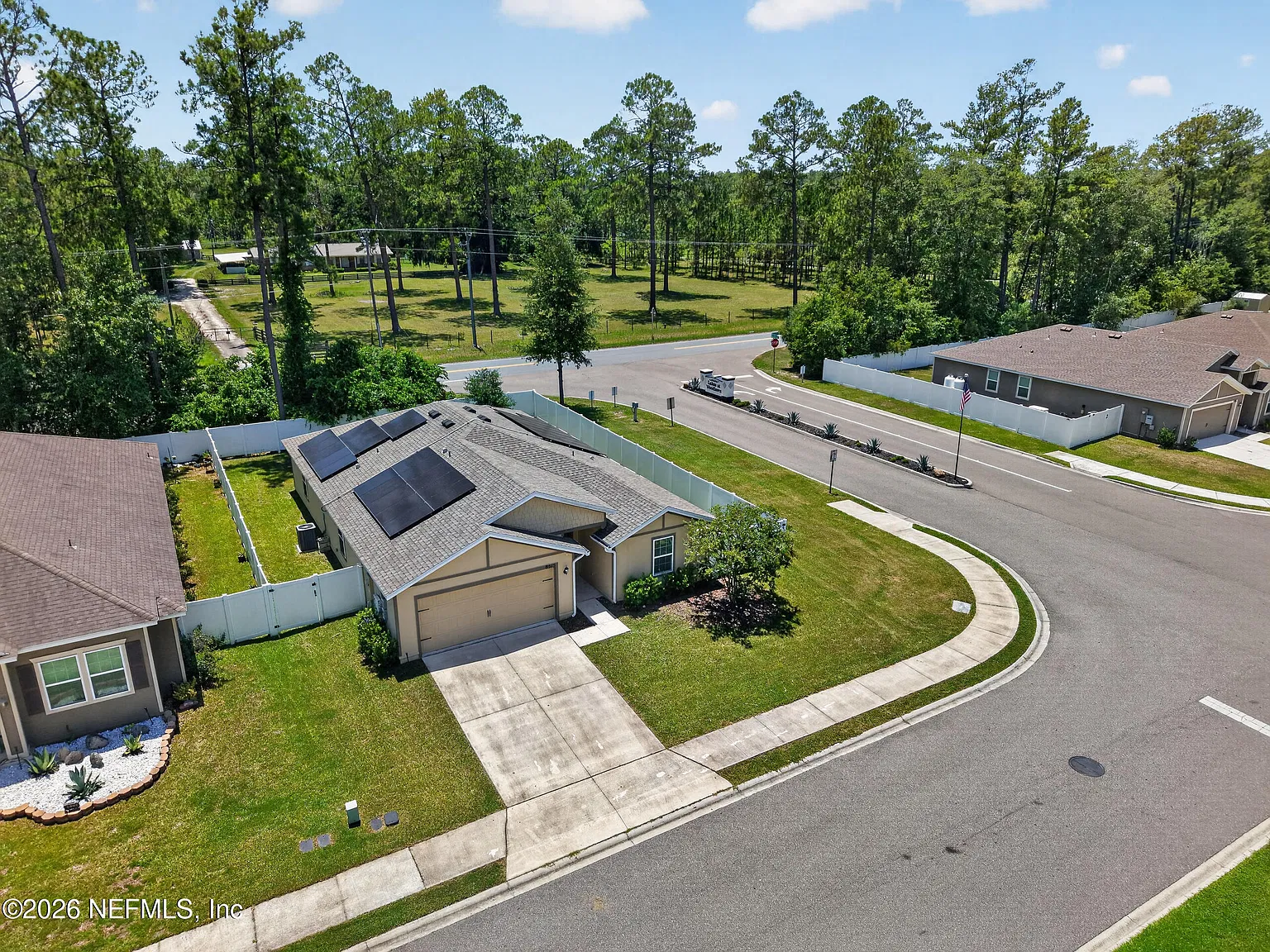 5 bed, 3.0 bath, 1981 sqft, $2,700 — Photo 3