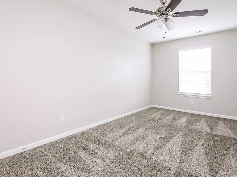 1513 Clover Ridge Ct — Photo 11