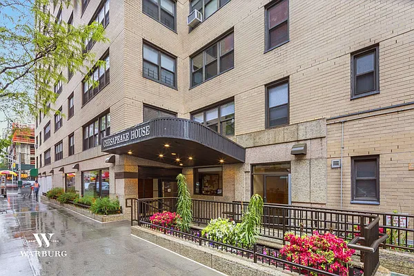 Sold by Warburg | media 7