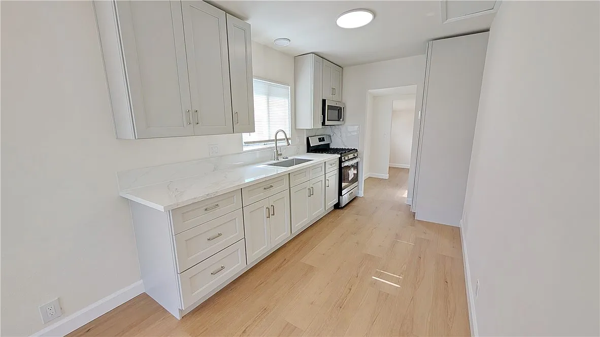 1 bed, 600 sqft, $2,400 — Photo 3