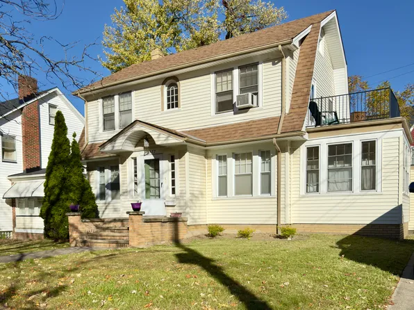 3277 Redwood Rd #1, Cleveland, OH 44118