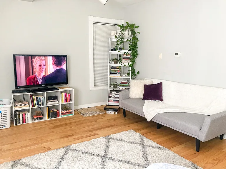 242 W. Willow St. — Photo 6