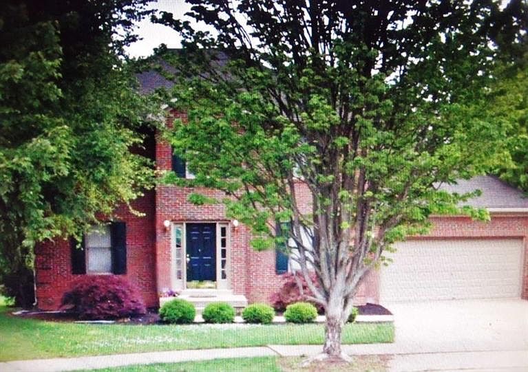 1st image of 836 Broadmoor Cir