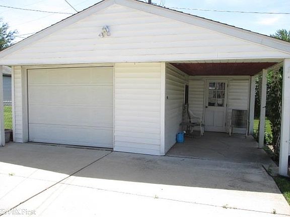 4th image of 22424 Furton St
