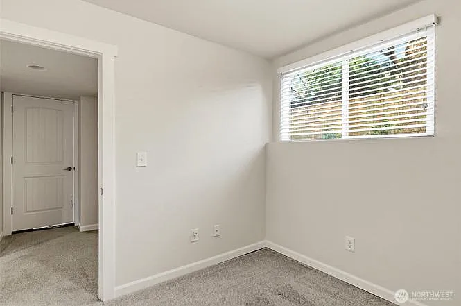 8722 Hamlet Ave S — Photo 9