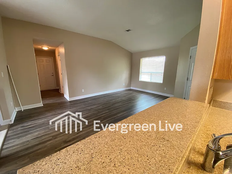 79 Cyrilla Ct — Photo 4