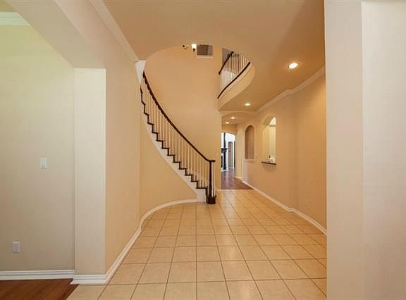 3rd image of 5549 Bay Meadows Dr