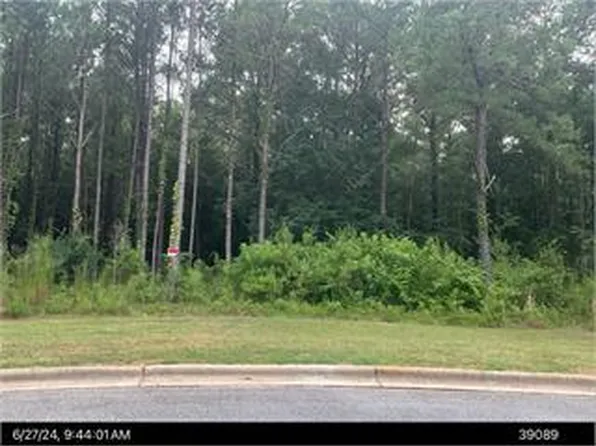 105 Everton Ct, Albany, GA 31721