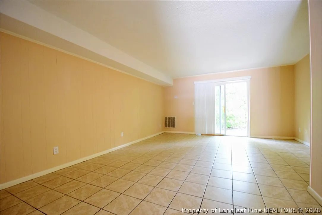 2 bed, 1.5 bath, $875 — Photo 4
