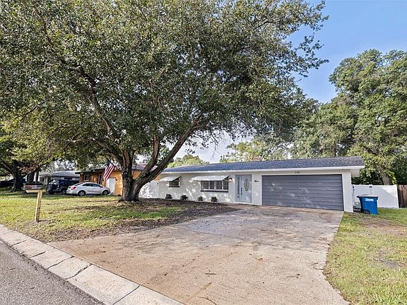 3rd image of 110 N NIMBUS AVENUE