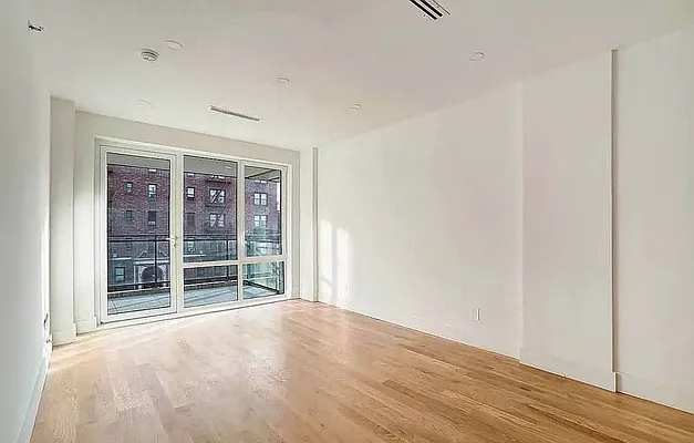 Rented by EXR | media 15