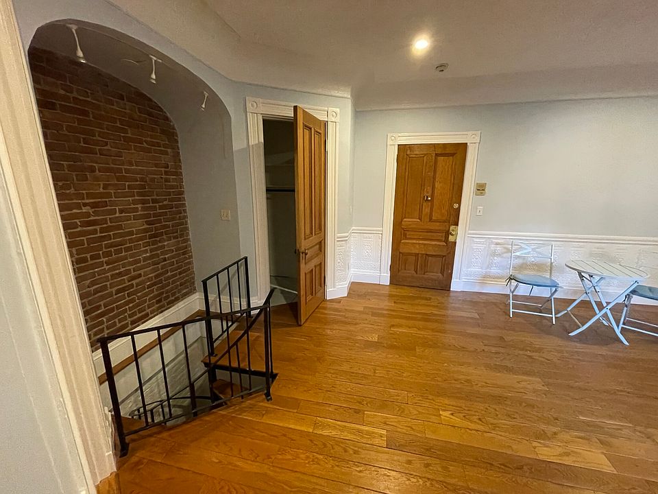 1st image of 435 Marlborough St #12