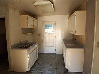 3rd image of 1113 Mendota Ct