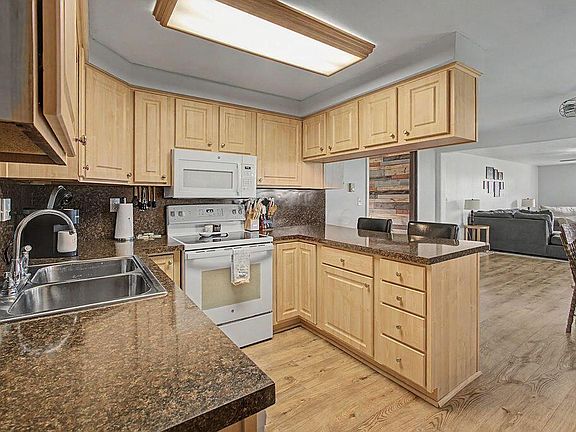 3rd image of 13565 Croton Rd