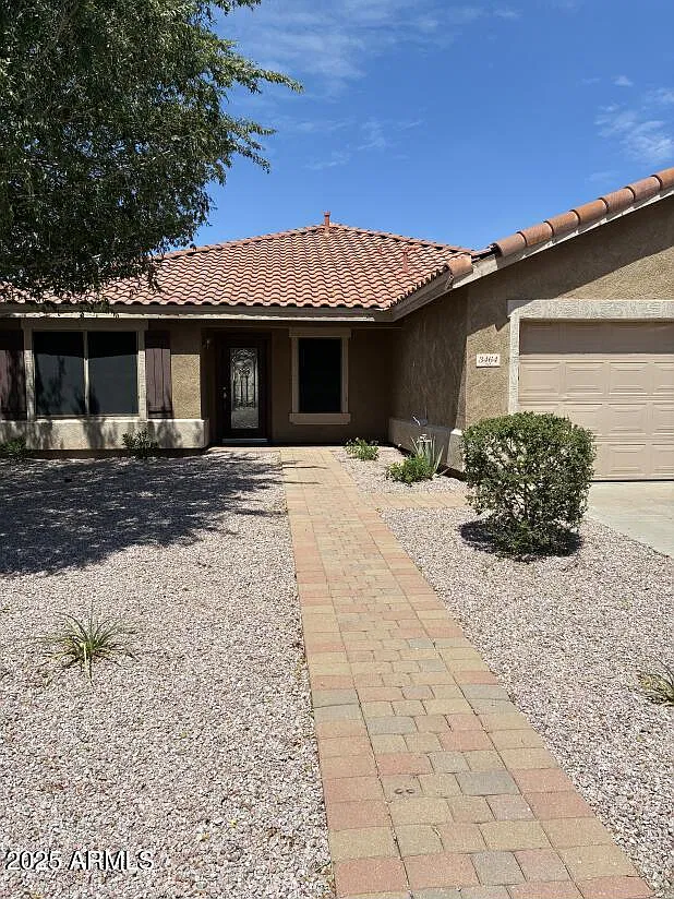 2 bed, 2.0 bath, 2164 sqft, $2,350 — Photo 1