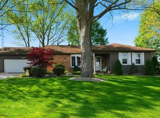 1320 Sunset Dr, Winona Lake, IN 46590