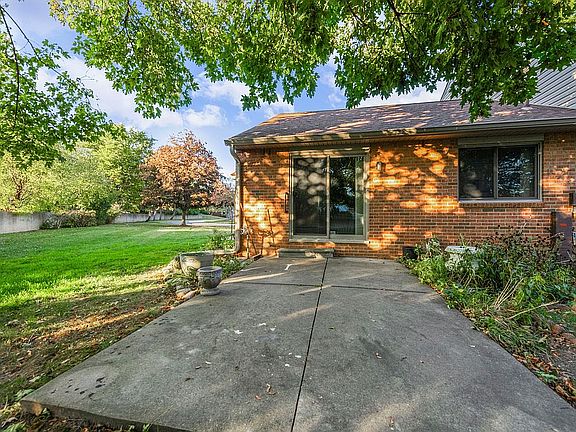 4th image of 3711 Old Creek Rd #1
