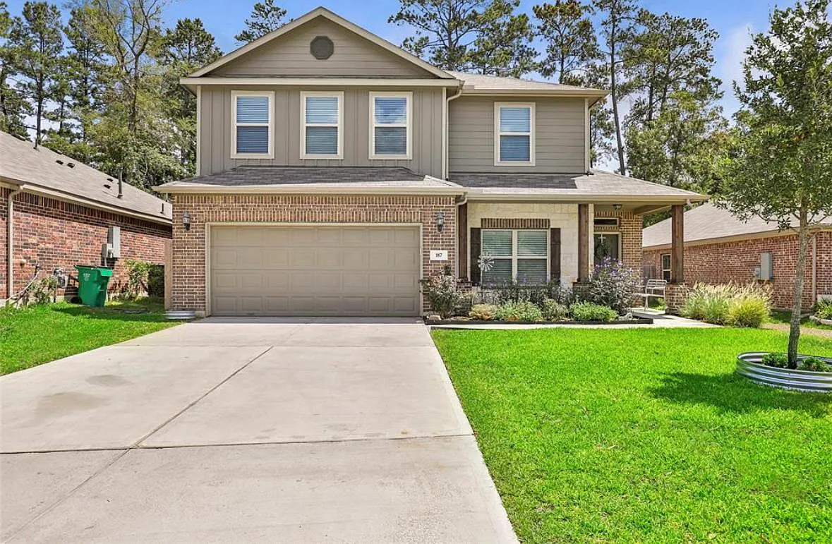 TWO CAR GARAGE & AN INVITING COLOR PALETTE... - 187 Courageous Side Way