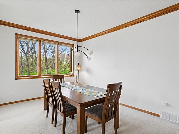 5th image of 3011 Rhett Cir