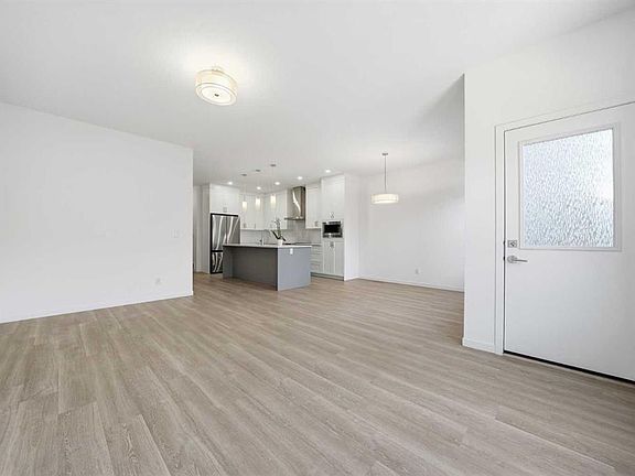 5th image of 324 S Copperhead Way SE