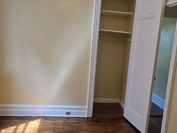 4th image of 1921 Andrews Ave S APT 7