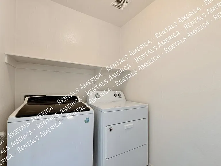 3745 E Kerry Ln — Photo 12