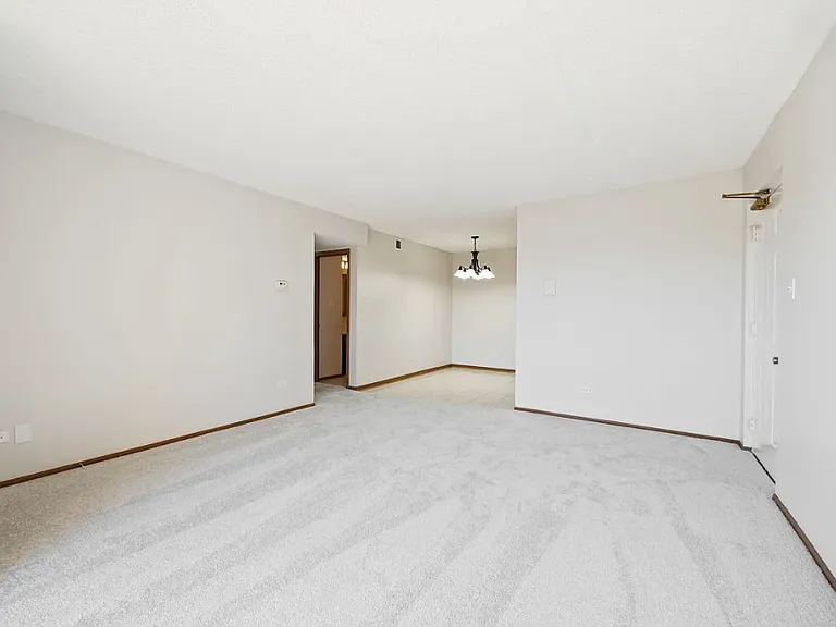 17525 71st Ct #2C — Photo 3