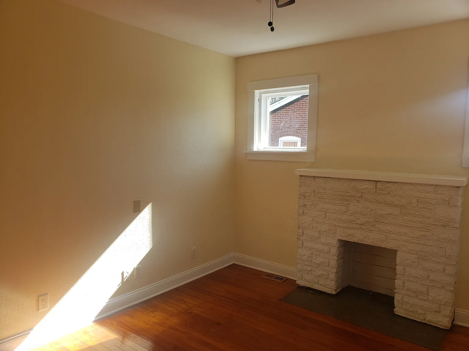 1 bed, 725 sqft, $1,050 — Photo 2