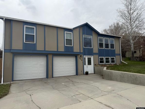 1216 Perrine St, Rawlins, WY 82301