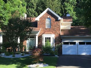26 Huntington Rd, Basking Ridge, NJ 07920