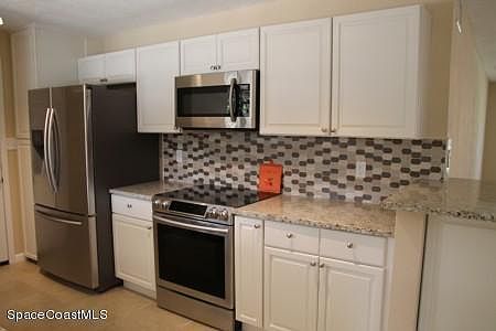 4th image of 435 Lee Ave
