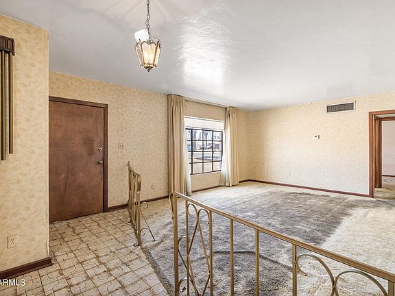 4th image of 905 N KADOTA Avenue
